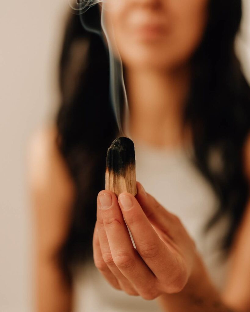 Palo Santo als Symbol für mediale Wahrnehmung